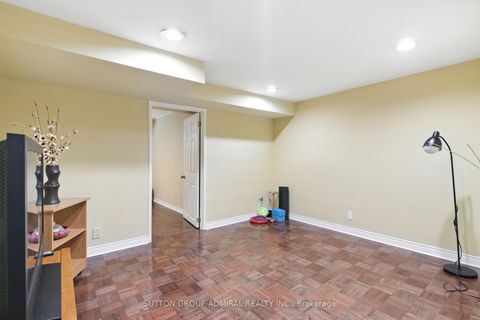 Photo 28 at 4 Mair Court, North Richvale, Richmond Hill