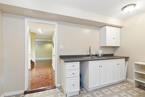 Photo 31 at 4 Mair Court, North Richvale, Richmond Hill