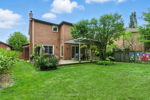 Photo 33 at 4 Mair Court, North Richvale, Richmond Hill