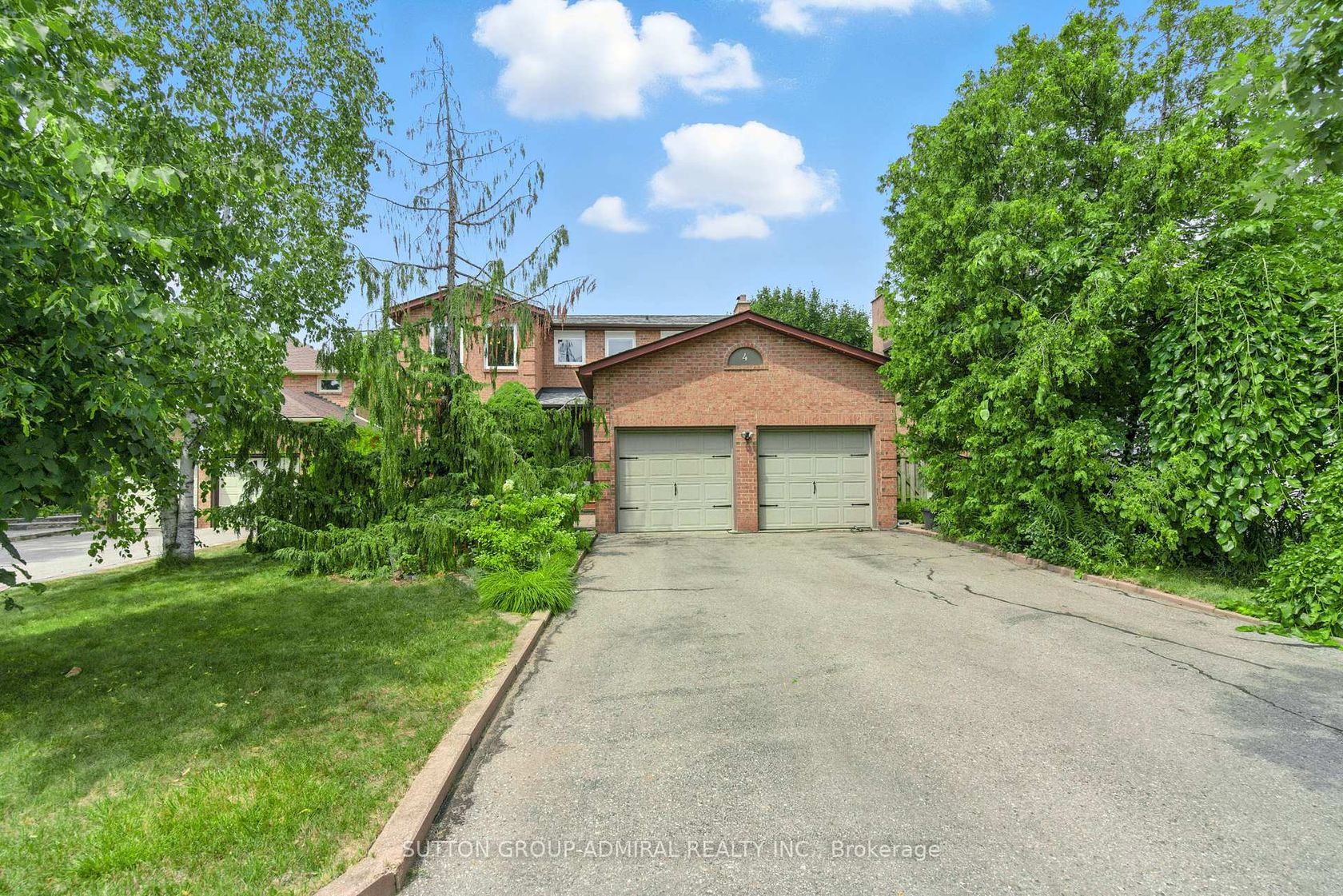 4 Mair Court, North Richvale, Richmond Hill by Loree Meneguzzi Real Estate 4 Mair Court, North Richvale, Richmond Hill
