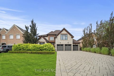 Photo 4 at 49 Bayside Court, East Woodbridge, Vaughan