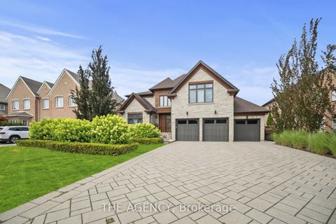 Photo 5 at 49 Bayside Court, East Woodbridge, Vaughan