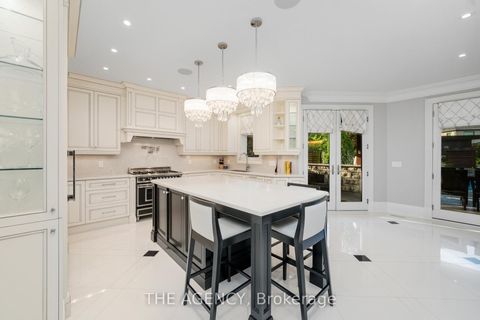 Photo 13 at 49 Bayside Court, East Woodbridge, Vaughan