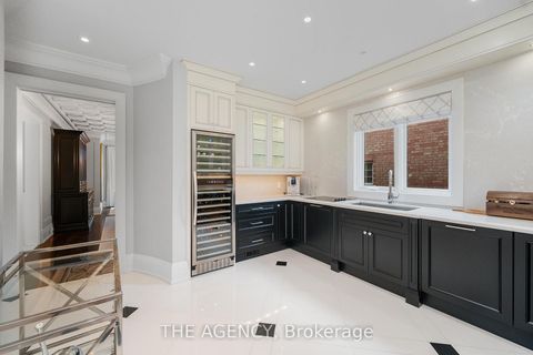 Photo 17 at 49 Bayside Court, East Woodbridge, Vaughan