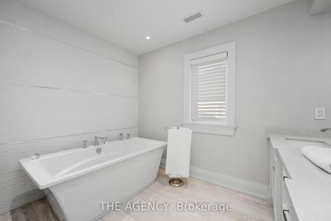 Photo 24 at 49 Bayside Court, East Woodbridge, Vaughan