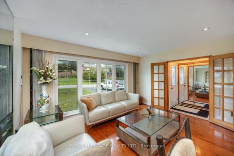 Photo 4 at 49 Tansley Avenue, Bendale, Toronto