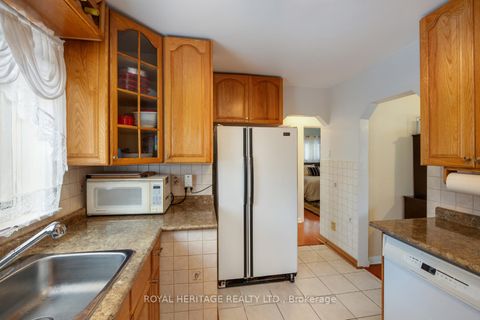 Photo 10 at 49 Tansley Avenue, Bendale, Toronto