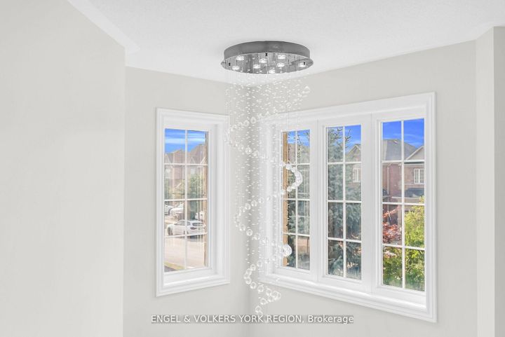 Photo 6 at 3236 Tacc Drive, Churchill Meadows, Mississauga