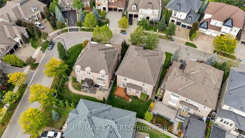 Photo 2 at 134 Orleans Circle, Vellore Village, Vaughan