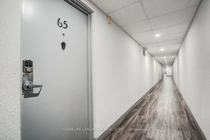 Photo 2 at 65 - 1624 Bloor Street, Applewood, Mississauga