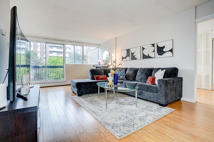 Photo 5 at 65 - 1624 Bloor Street, Applewood, Mississauga