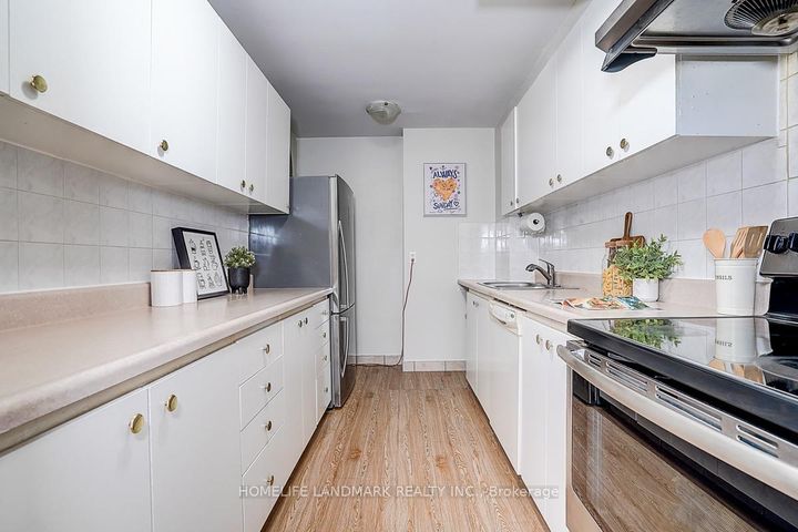 Photo 18 at 65 - 1624 Bloor Street, Applewood, Mississauga