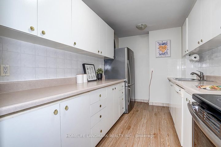 Photo 19 at 65 - 1624 Bloor Street, Applewood, Mississauga