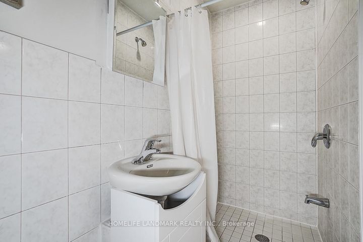 Photo 25 at 65 - 1624 Bloor Street, Applewood, Mississauga