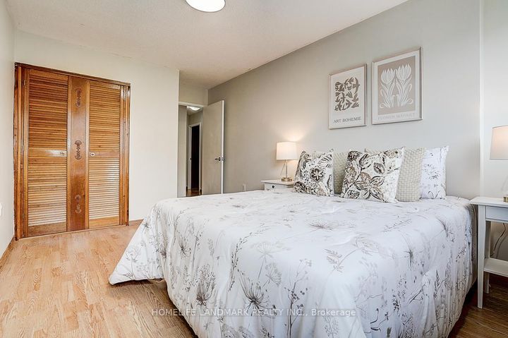 Photo 32 at 65 - 1624 Bloor Street, Applewood, Mississauga