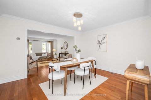 Photo 4 at 2728 Guilford Crescent, CV Clearview, Oakville