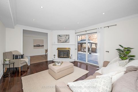Photo 8 at 2728 Guilford Crescent, CV Clearview, Oakville