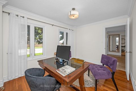 Photo 10 at 2728 Guilford Crescent, CV Clearview, Oakville