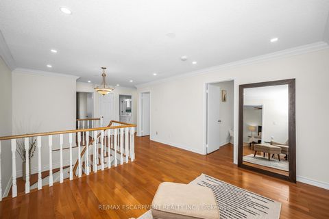 Photo 12 at 2728 Guilford Crescent, CV Clearview, Oakville