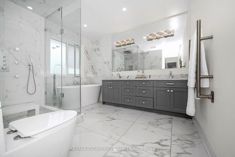Photo 17 at 2728 Guilford Crescent, CV Clearview, Oakville