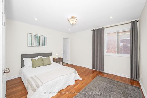 Photo 18 at 2728 Guilford Crescent, CV Clearview, Oakville