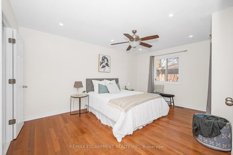 Photo 21 at 2728 Guilford Crescent, CV Clearview, Oakville