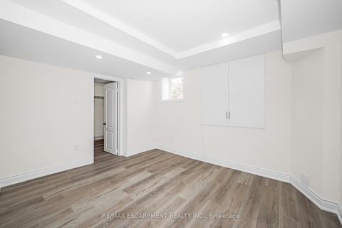 Photo 44 at 2728 Guilford Crescent, CV Clearview, Oakville