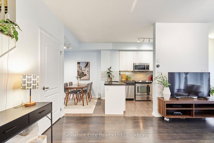 Photo 5 at 37 - 31 Coneflower Crescent, Branson, Toronto