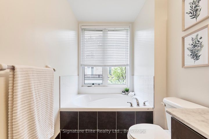 Photo 16 at 37 - 31 Coneflower Crescent, Branson, Toronto