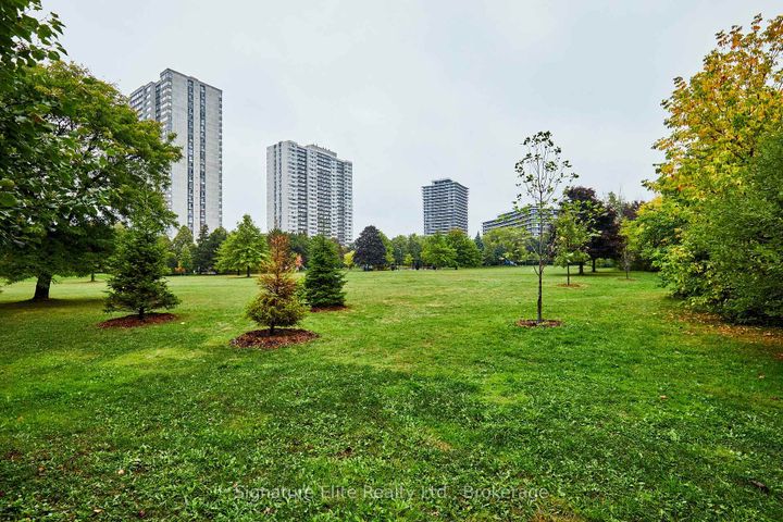 Photo 29 at 37 - 31 Coneflower Crescent, Branson, Toronto