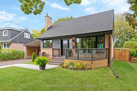 Photo 1 at 18 Lavington Drive, Richview, Toronto