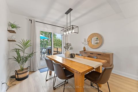 Photo 11 at 18 Lavington Drive, Richview, Toronto
