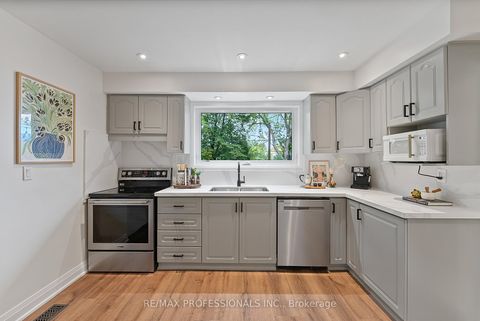 Photo 16 at 18 Lavington Drive, Richview, Toronto