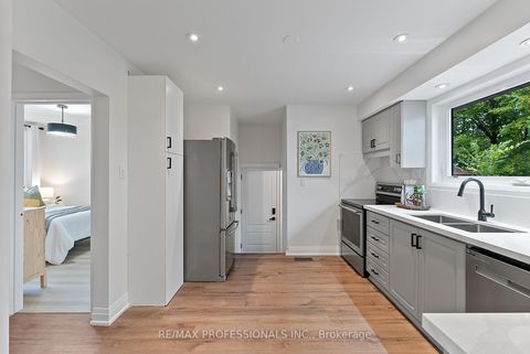 Photo 17 at 18 Lavington Drive, Richview, Toronto