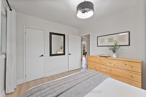 Photo 26 at 18 Lavington Drive, Richview, Toronto