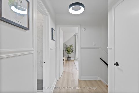 Photo 27 at 18 Lavington Drive, Richview, Toronto