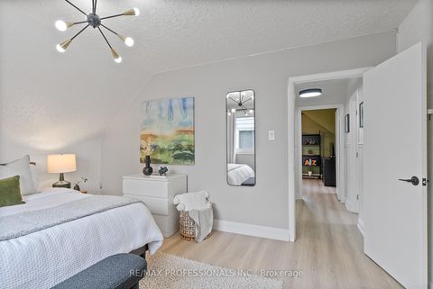 Photo 29 at 18 Lavington Drive, Richview, Toronto