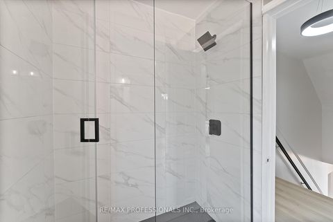 Photo 37 at 18 Lavington Drive, Richview, Toronto