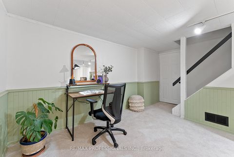 Photo 38 at 18 Lavington Drive, Richview, Toronto