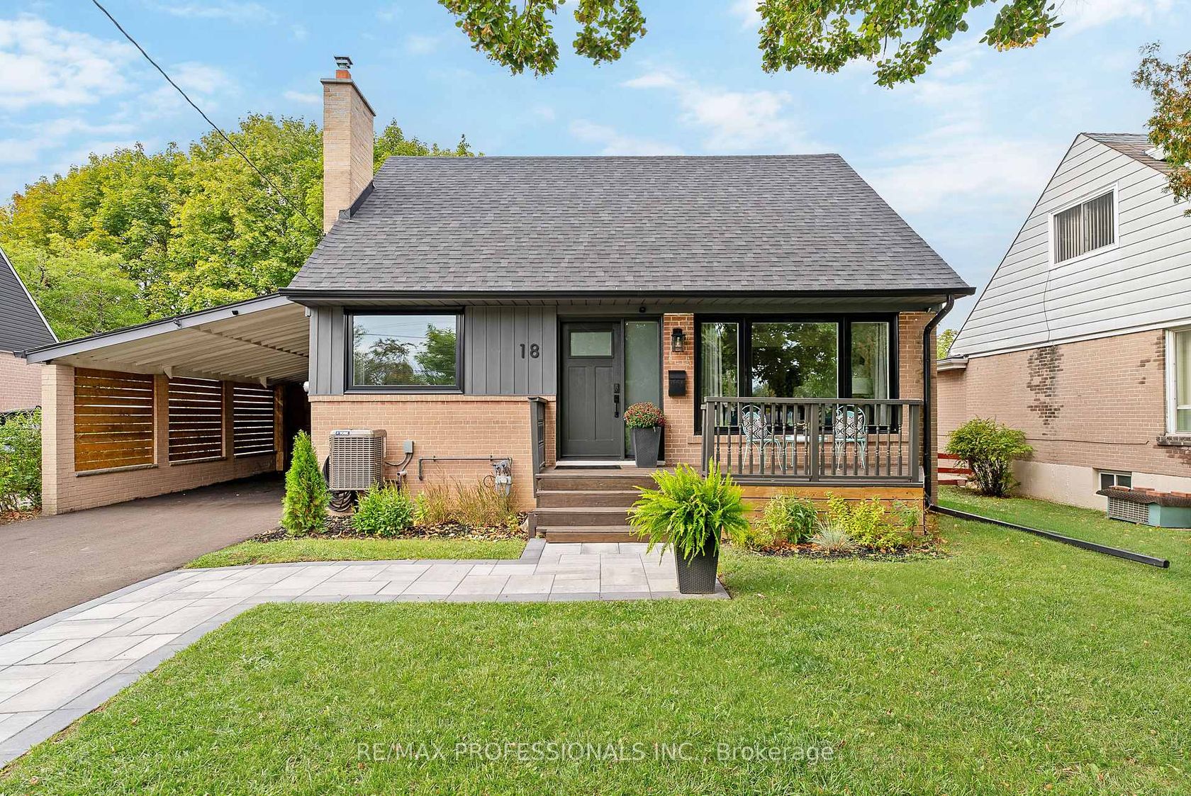 18 Lavington Drive, Richview, Toronto 