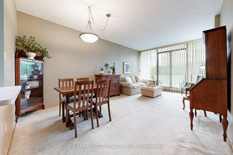 Photo 2 at 104 - 20 Fashion Rose Way, Willowdale East, Toronto