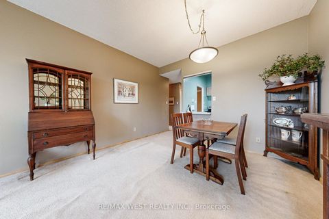 Photo 3 at 104 - 20 Fashion Rose Way, Willowdale East, Toronto