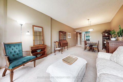 Photo 5 at 104 - 20 Fashion Rose Way, Willowdale East, Toronto