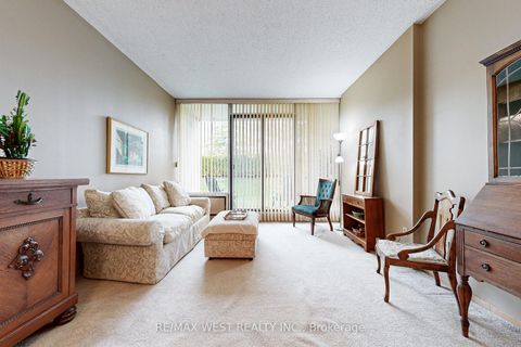 Photo 7 at 104 - 20 Fashion Rose Way, Willowdale East, Toronto