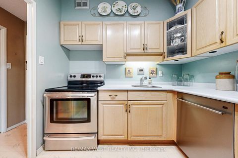 Photo 16 at 104 - 20 Fashion Rose Way, Willowdale East, Toronto