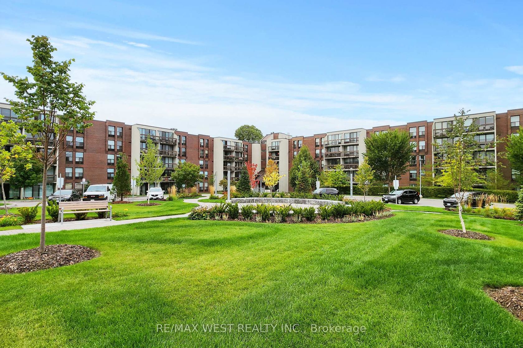 104 - 20 Fashion Rose Way, Willowdale East, Toronto 