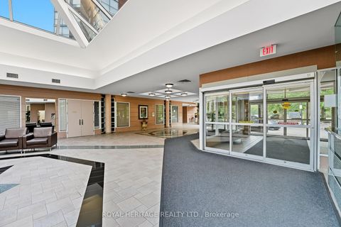 Photo 3 at 1208 - 5 Concorde Place, Don Mills, Toronto