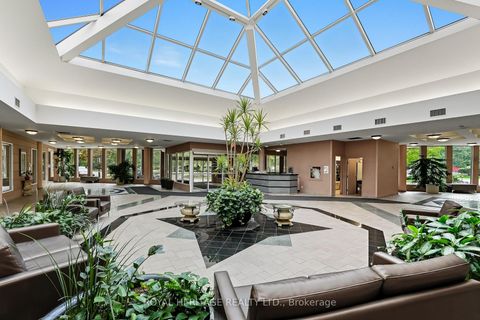 Photo 4 at 1208 - 5 Concorde Place, Don Mills, Toronto