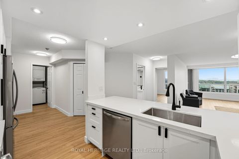 Photo 10 at 1208 - 5 Concorde Place, Don Mills, Toronto