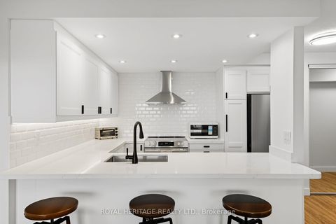 Photo 12 at 1208 - 5 Concorde Place, Don Mills, Toronto